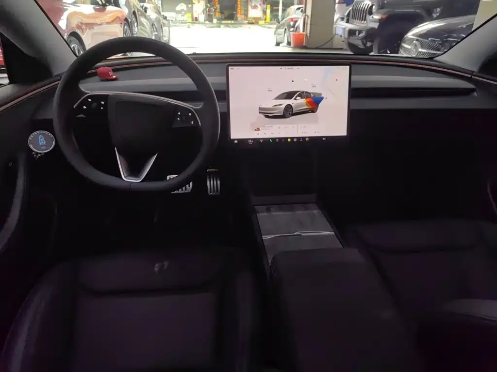 Tesla Model 3 — фото 7