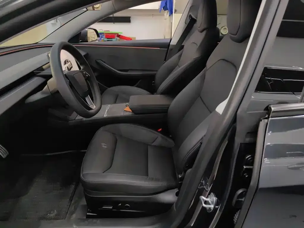 Tesla Model 3 — фото 10