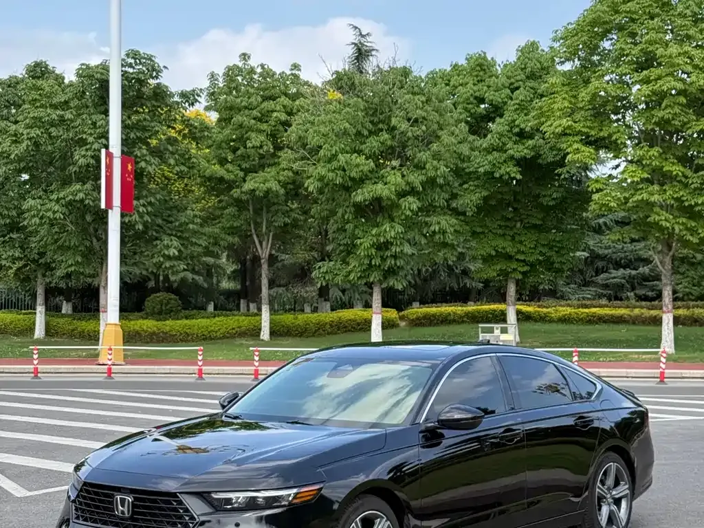 Honda Accord — фото 6