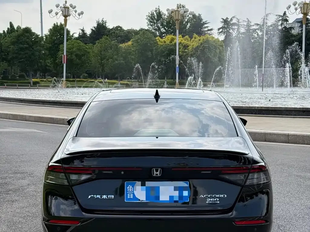 Honda Accord — фото 8