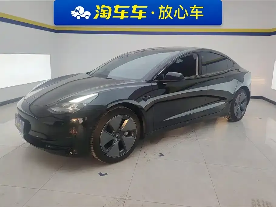 Tesla Model 3 — фото 1