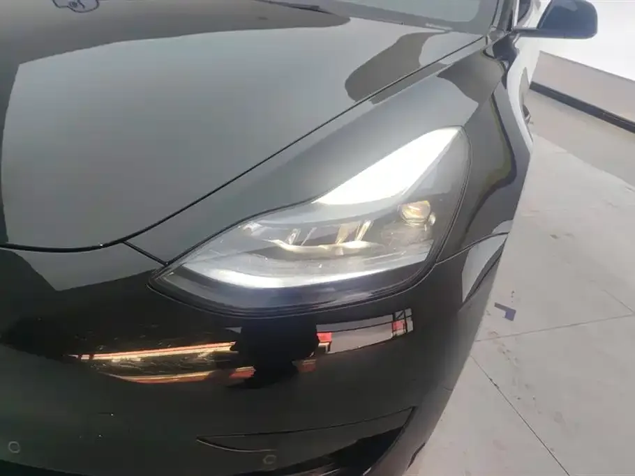 Tesla Model 3 — фото 4