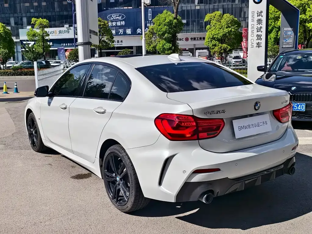 BMW 1 Series 2023 из CN, фото 8