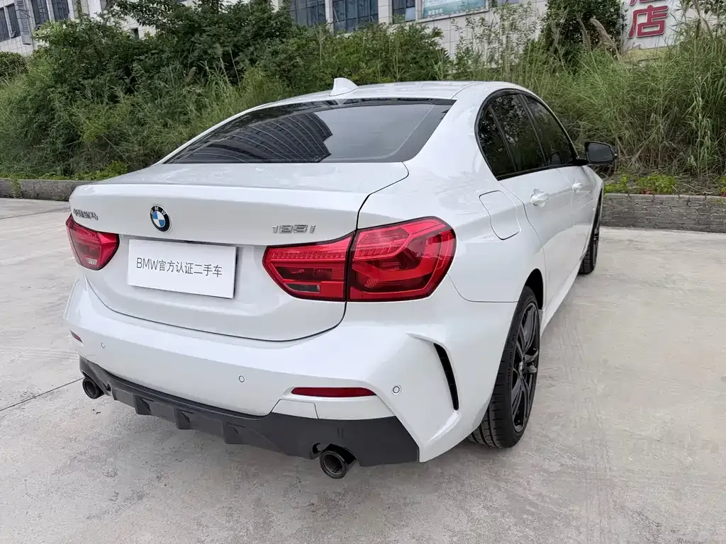 BMW 1 Series 2023 из CN, фото 6