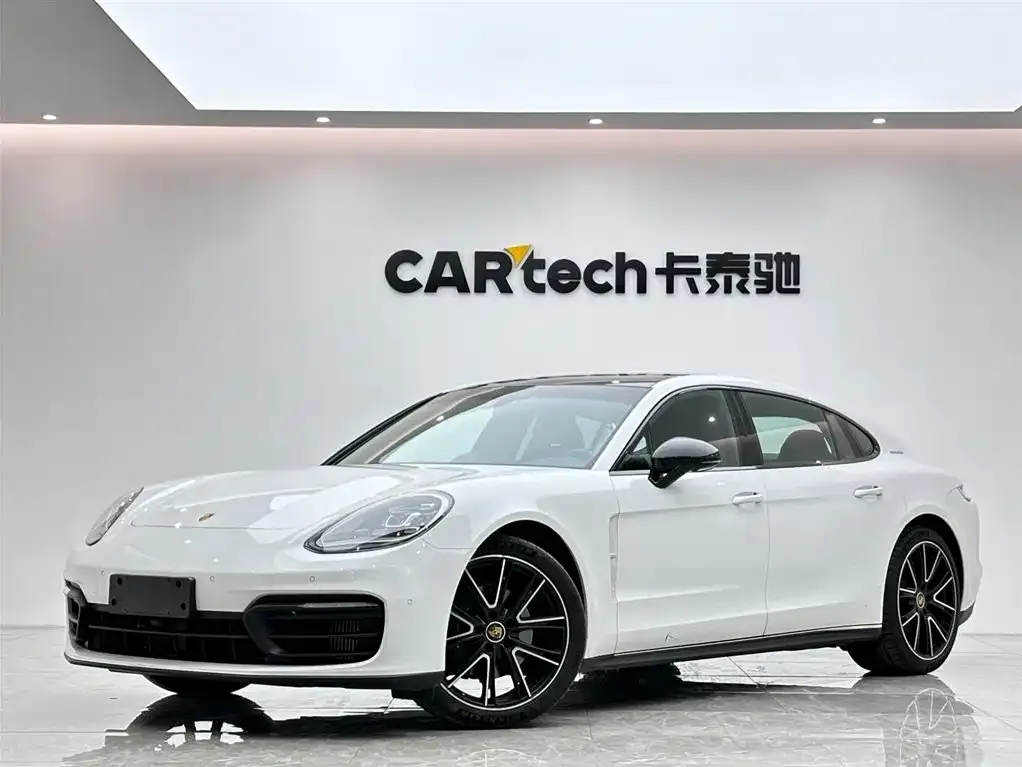 Porsche Panamera — фото 1