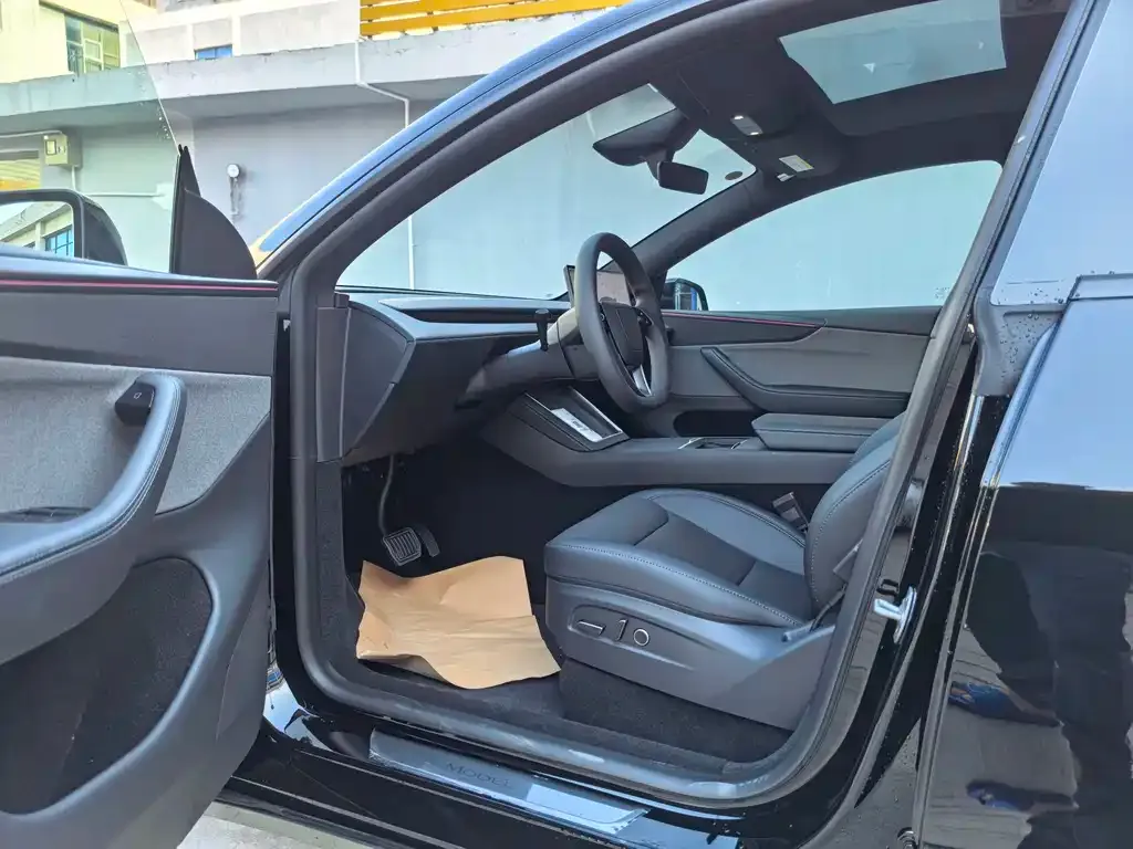 Tesla Model Y 2026 из CN, фото 2
