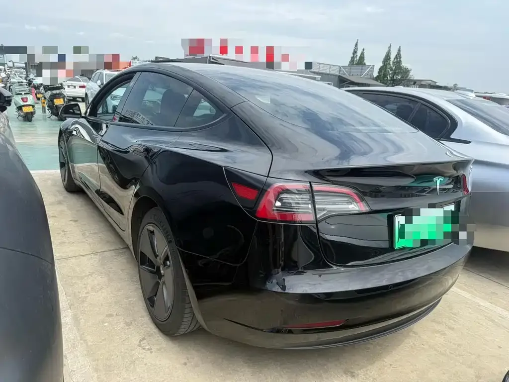Tesla Model 3 — фото 9
