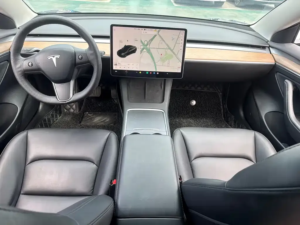 Tesla Model 3 — фото 7