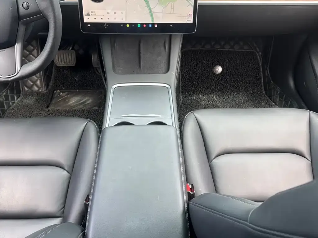 Tesla Model 3 — фото 8