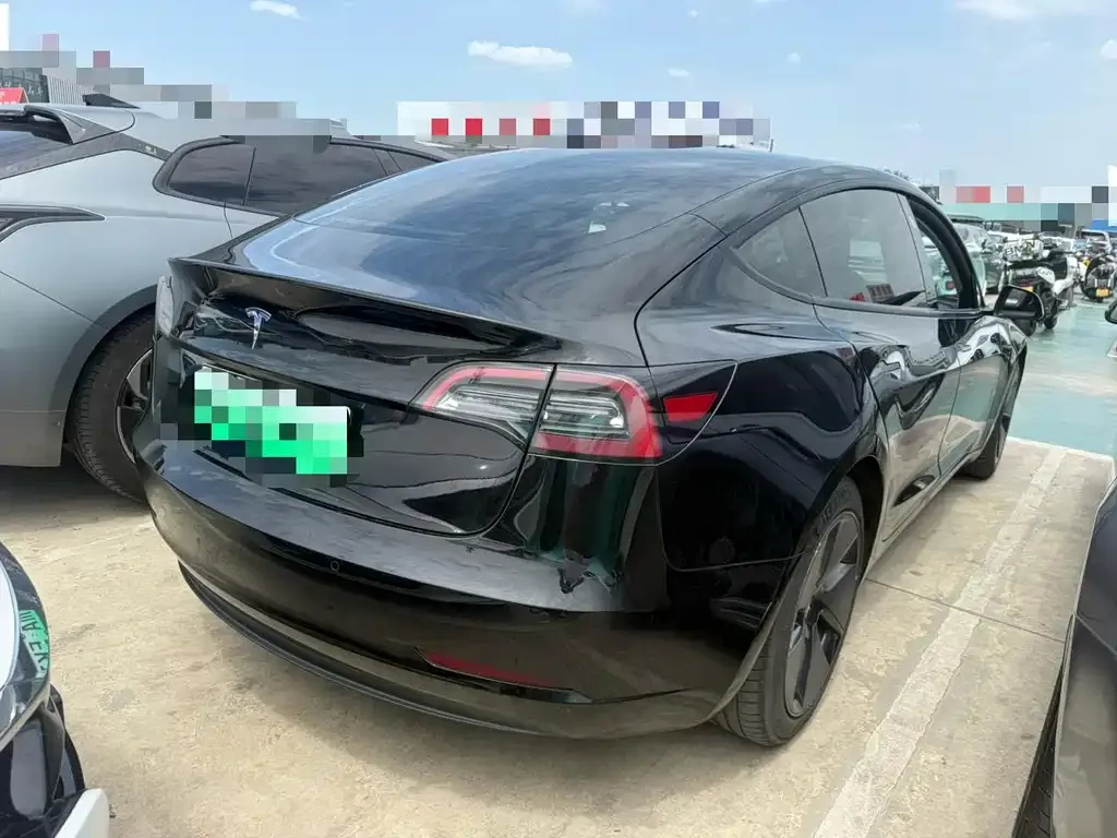 Tesla Model 3 — фото 3