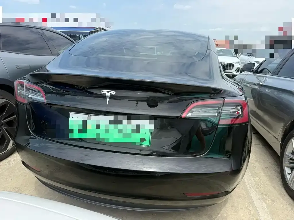 Tesla Model 3 — фото 5
