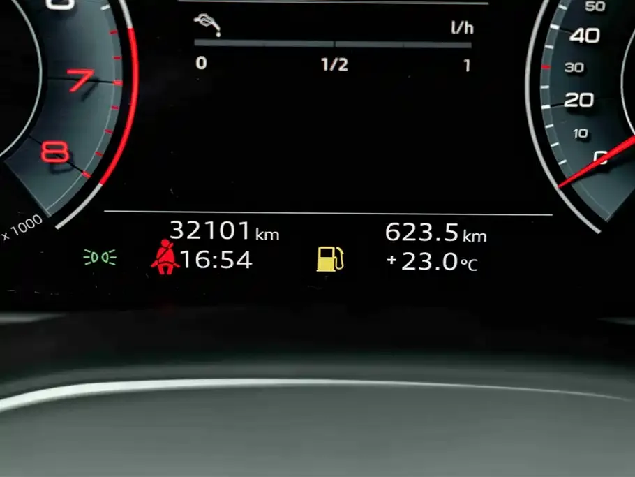 Audi Q8 2021 из CN, фото 2