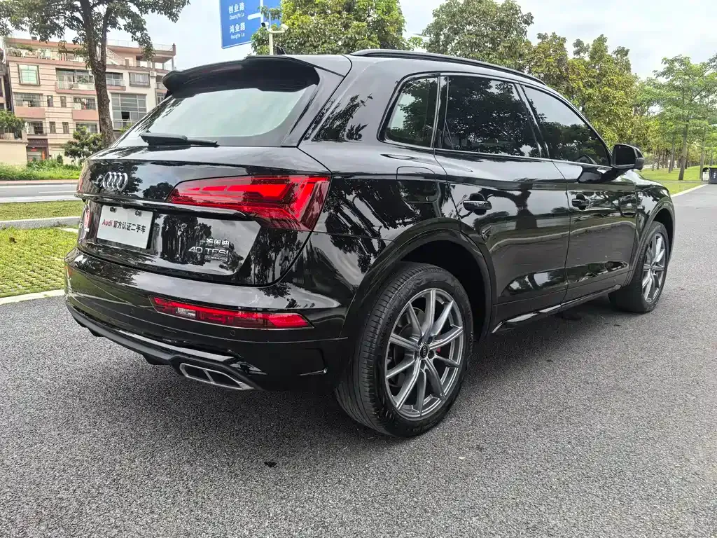 Audi Q5L — фото 10