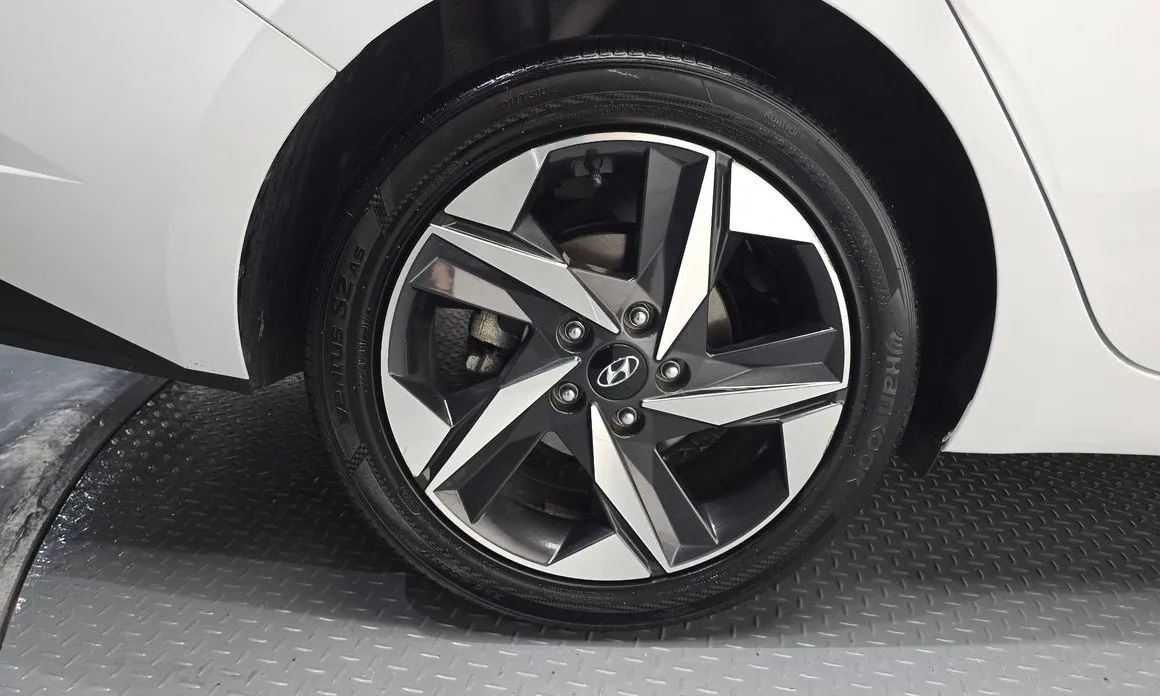 Hyundai AVANTE — фото 3