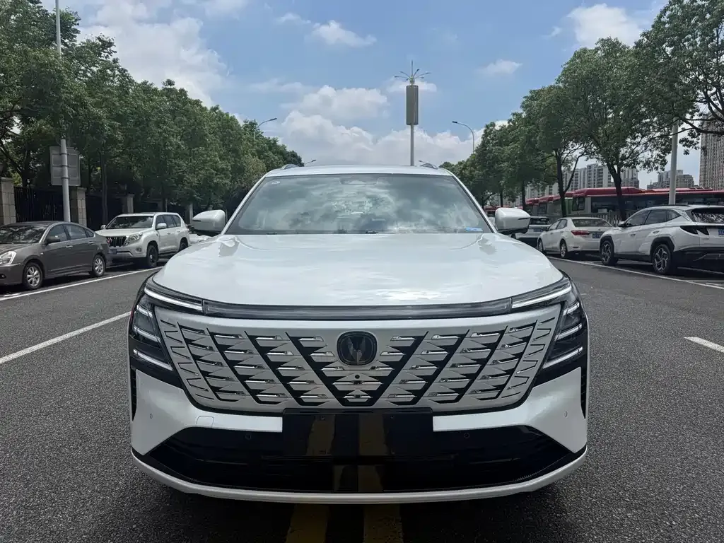 Changan CS75PLUS — фото 8