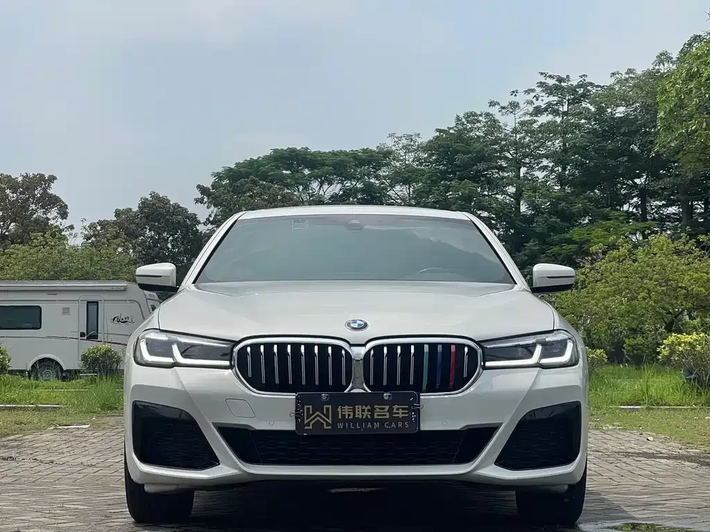 BMW 5 Series — фото 10