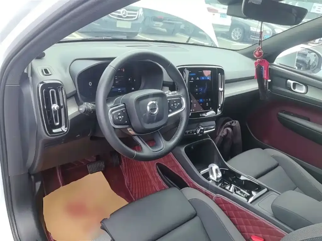 Volvo XC40 2023 из CN, фото 2