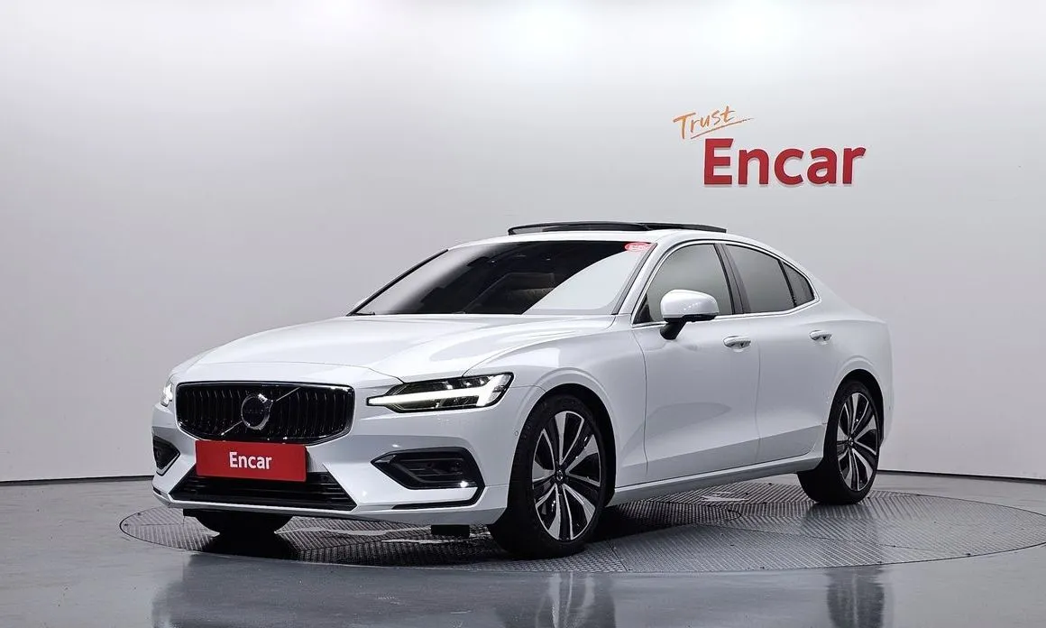 Volvo S60 2023 из KR, фото 1