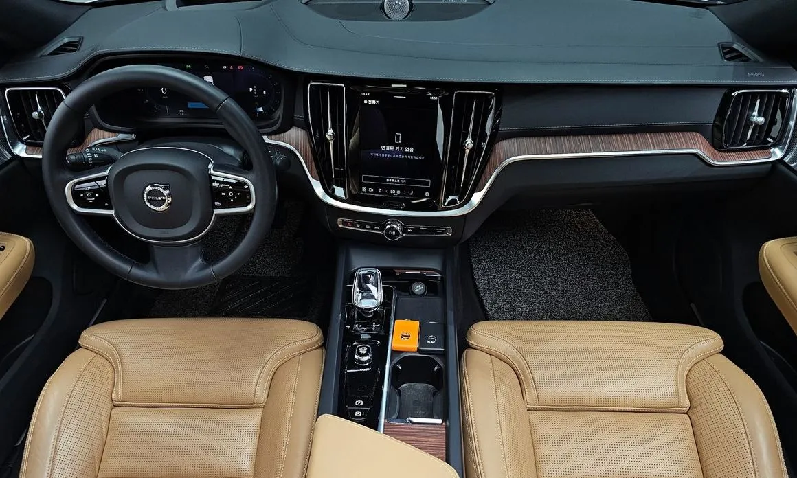 Volvo S60 2023 из KR, фото 5