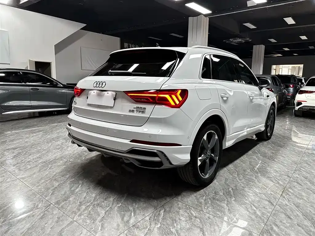 Audi Q3 — фото 8