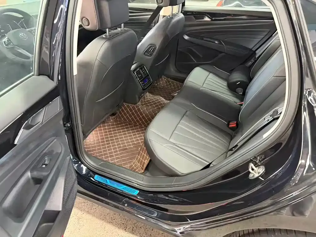 Volkswagen Passat — фото 5