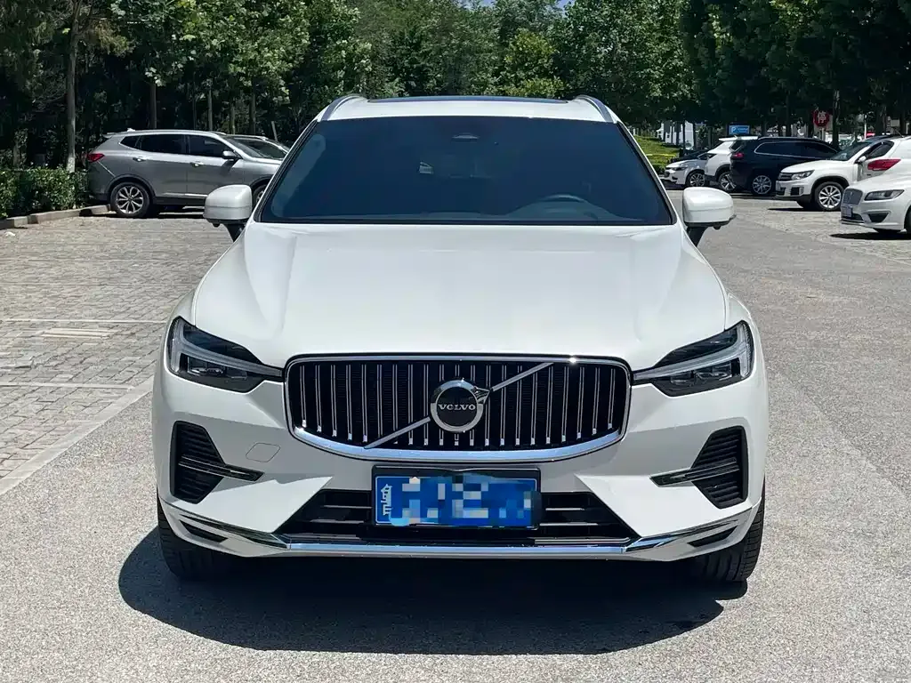 Volvo XC60 — фото 9