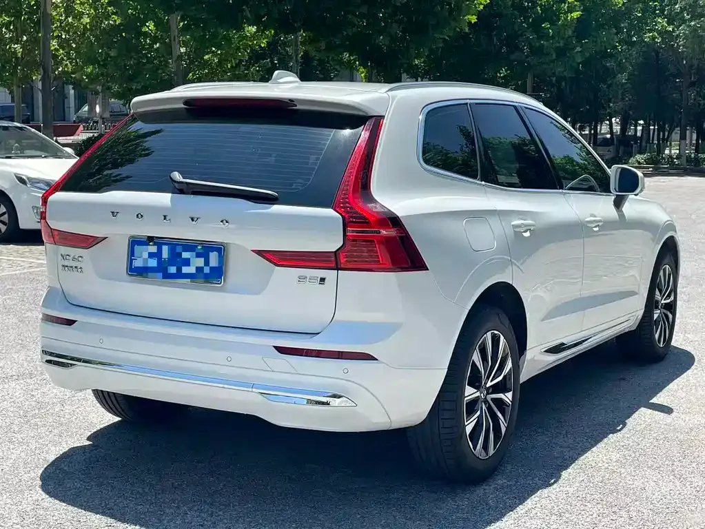 Volvo XC60 — фото 7