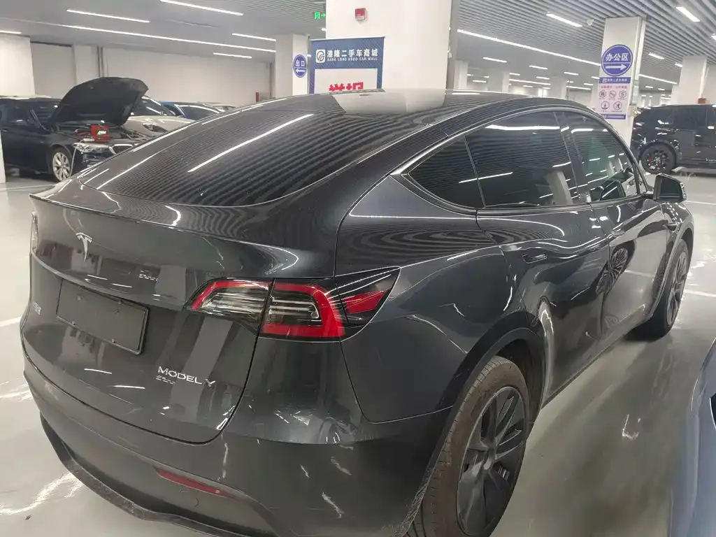 Tesla Model Y — фото 7
