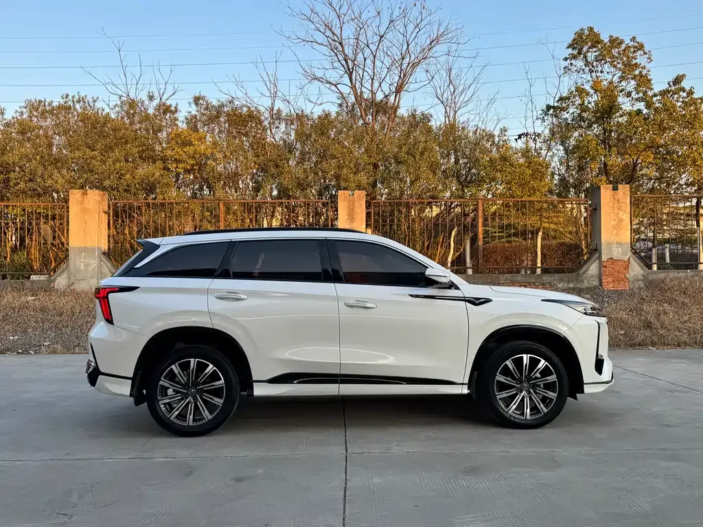 Changan CS75PLUS — фото 7