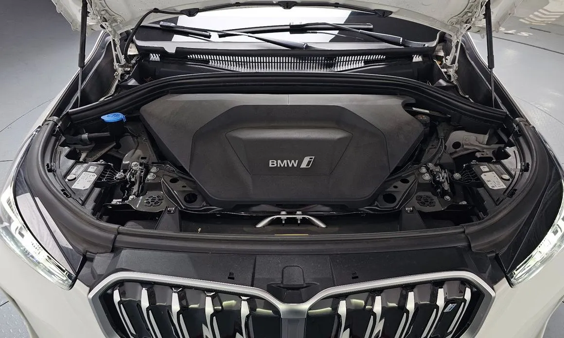 BMW iX1 2024 из KR, фото 7