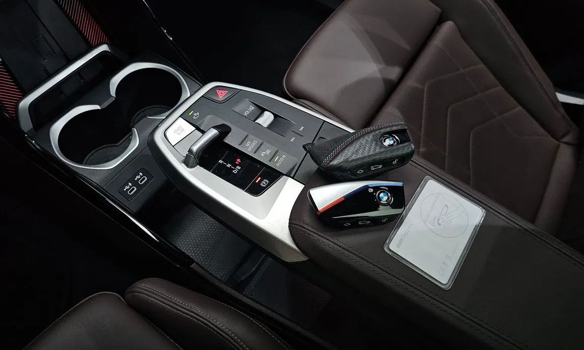 BMW iX1 2024 из KR, фото 6