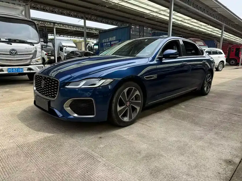 Jaguar XFL
