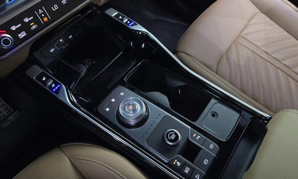 Kia Sorento — фото 9