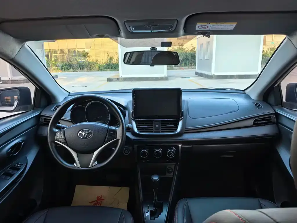 Toyota Yaris L — фото 6