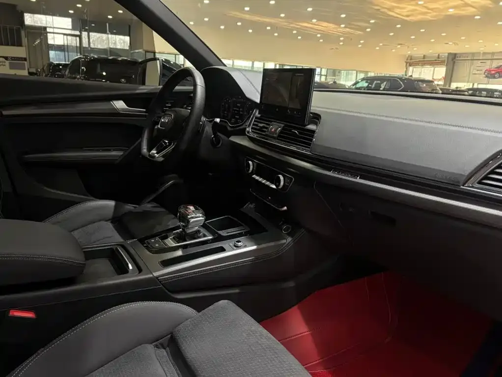 Audi Q5L Sportback 2023 из CN, фото 4