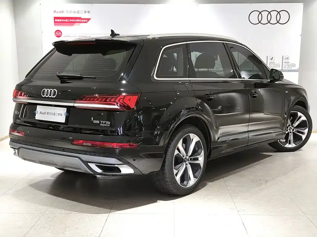Audi Q7 — фото 6