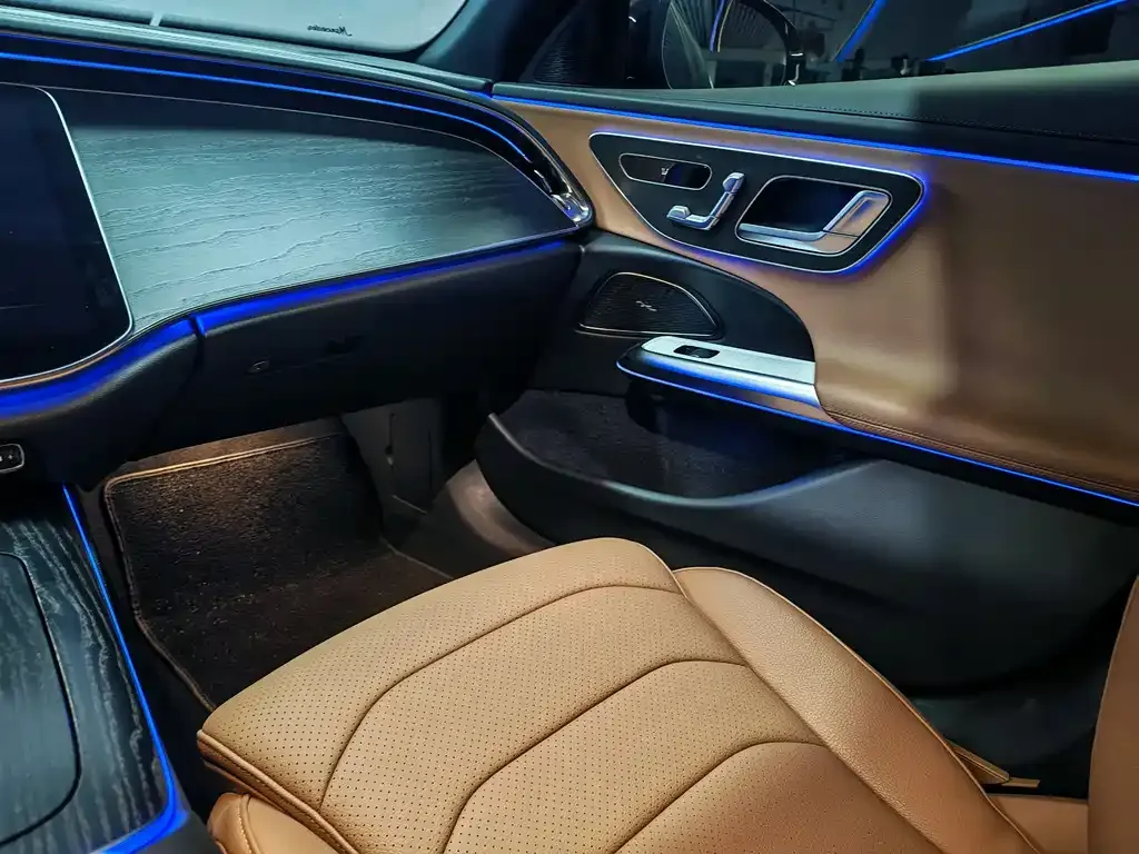 Mercedes-Benz E-Class — фото 10