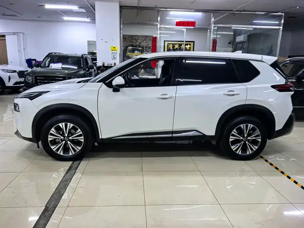 Nissan X-Trail — фото 10
