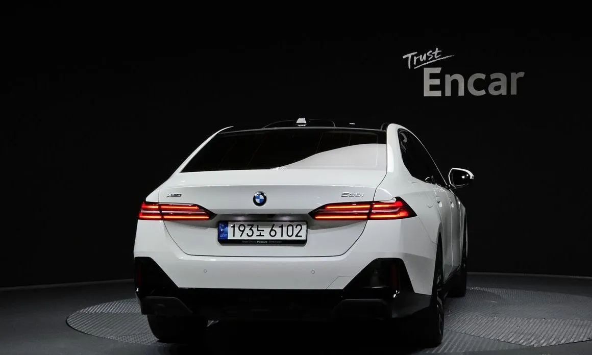 BMW 5-Series 2024 из KR, фото 10