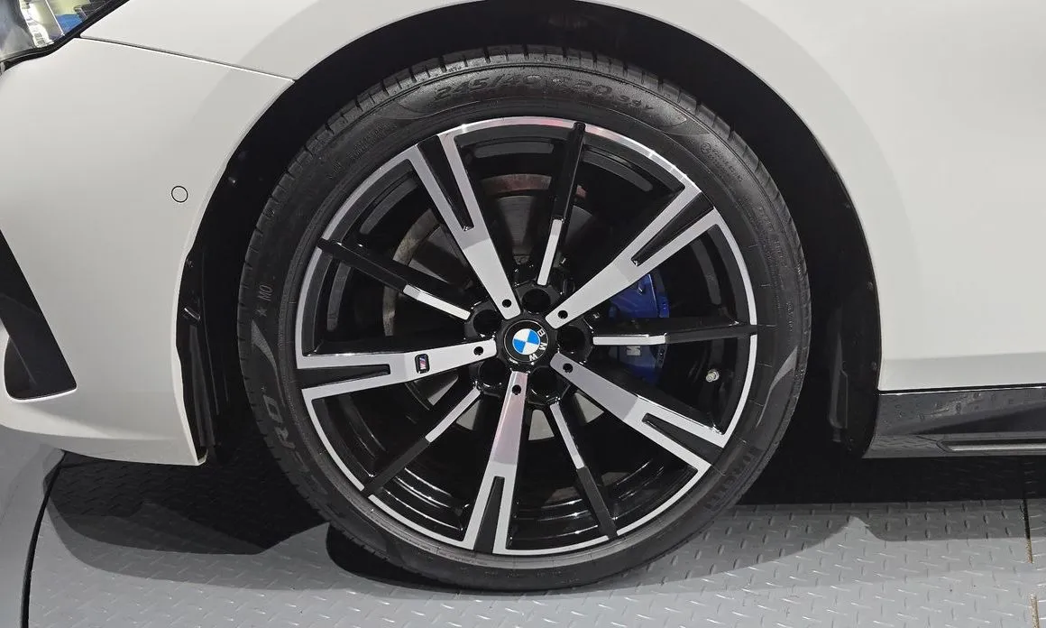 BMW 5-Series 2024 из KR, фото 4