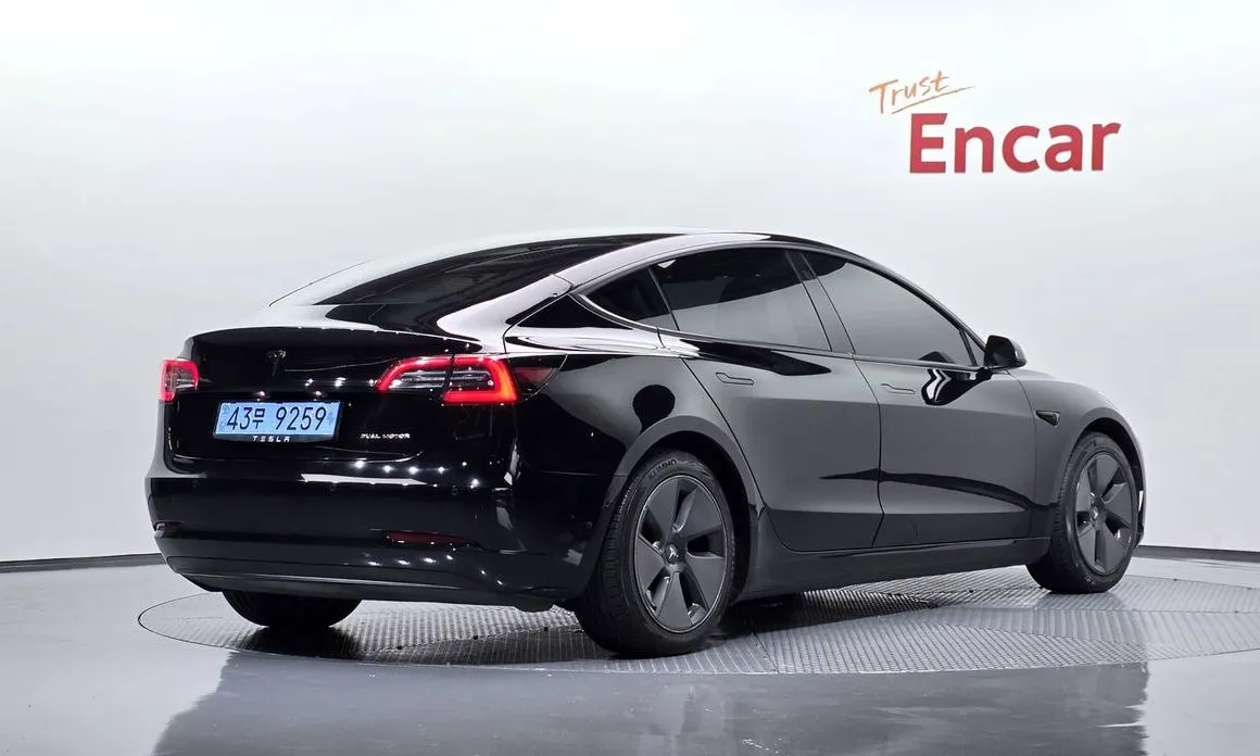 Tesla Model 3 — фото 3