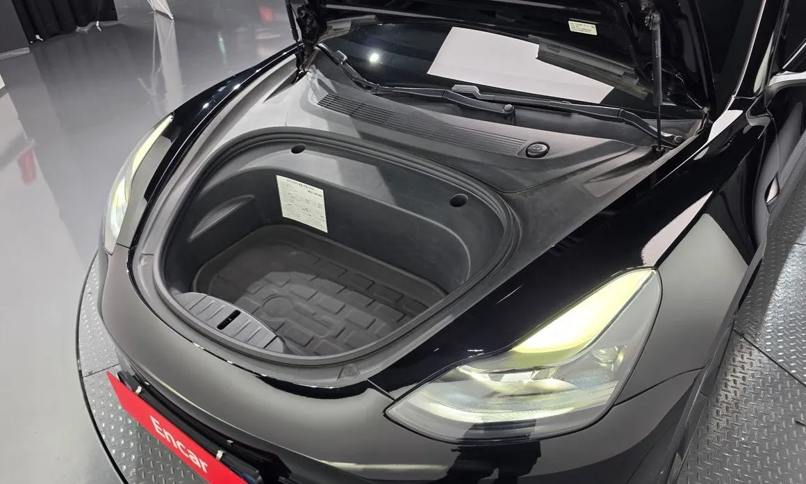 Tesla Model 3 — фото 10