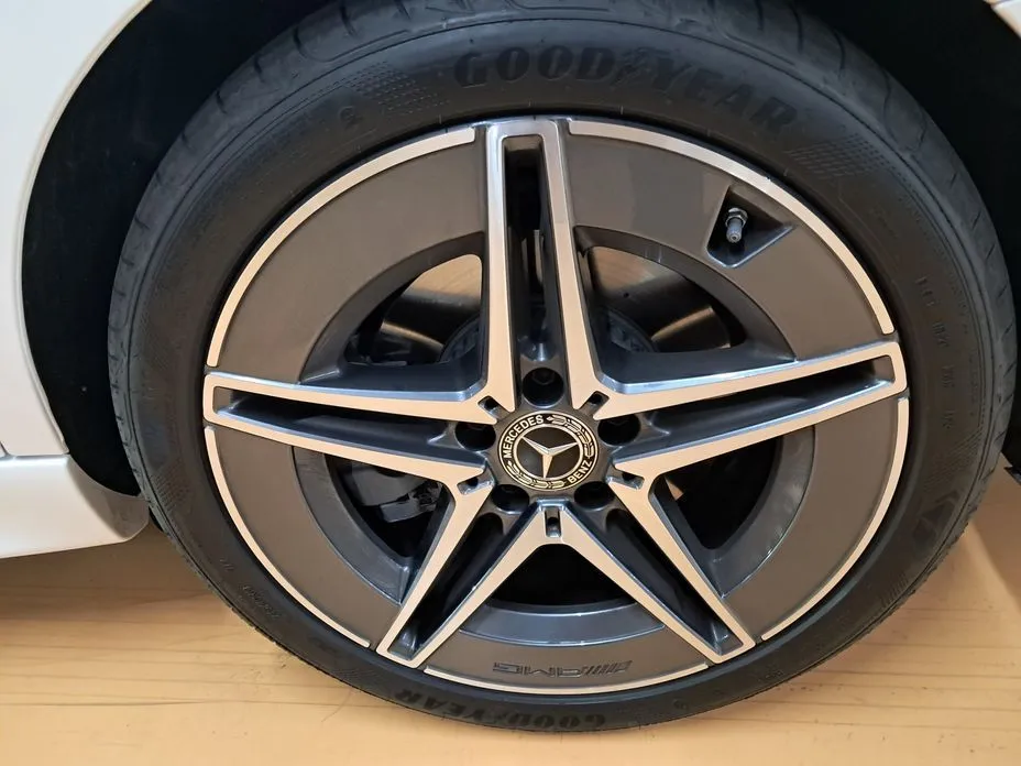 Mercedes-Benz C-Class 2025 из KR, фото 7