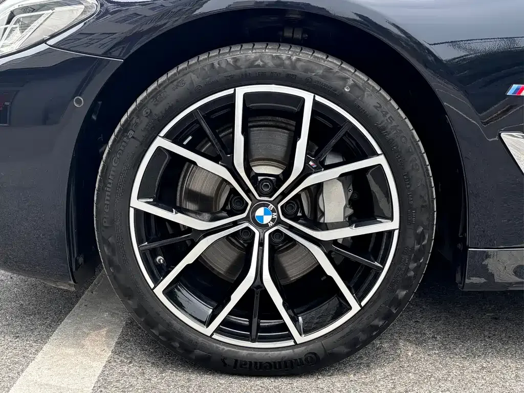 BMW 5 Series — фото 4