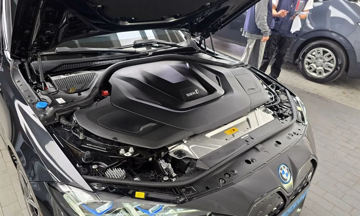 BMW i4 2024 из KR, фото 6