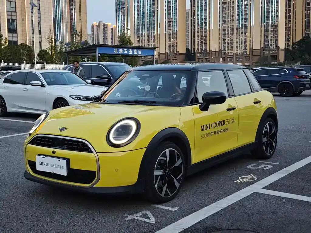 MINI Cooper (3-door) — фото 1