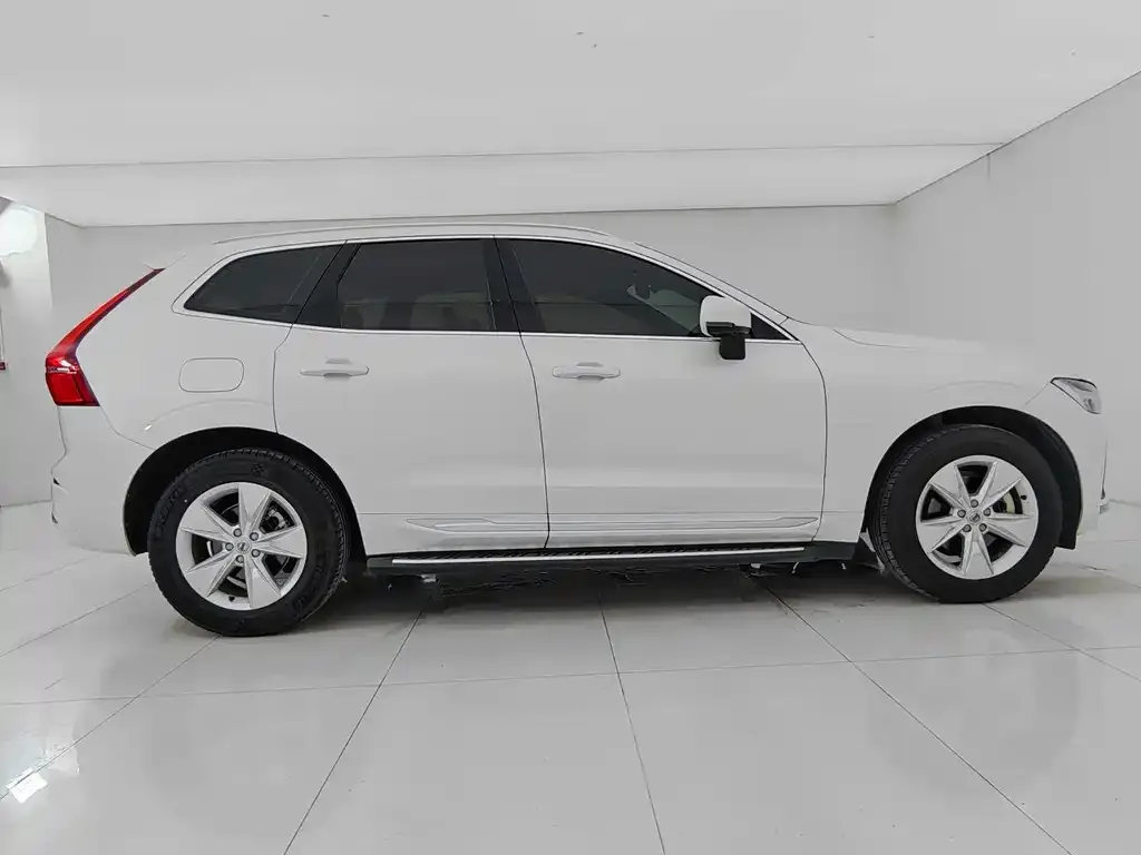Volvo XC60 2021 из CN, фото 2
