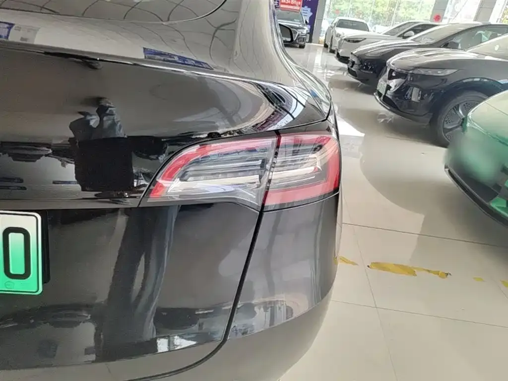 Tesla Model Y — фото 5