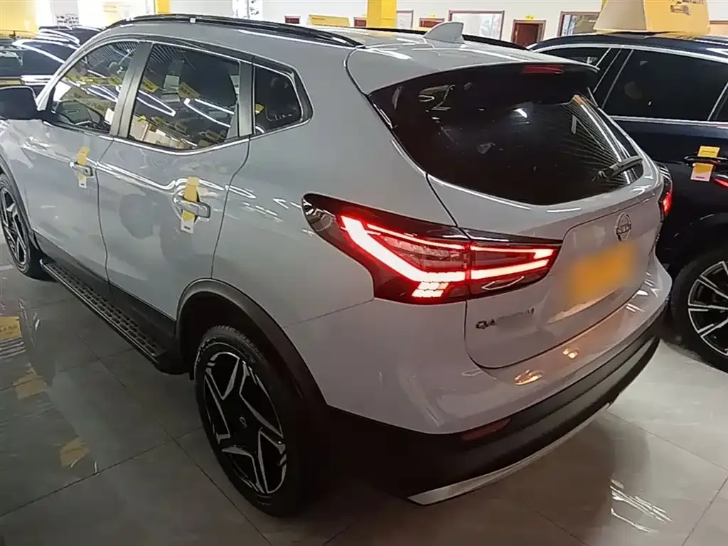 Nissan Qashqai — фото 8