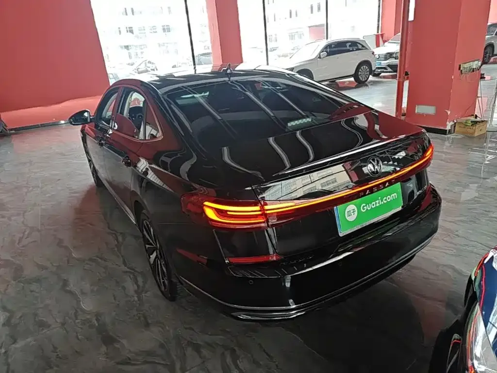 Volkswagen Passat — фото 10